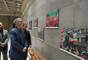 بازدید وزیر فرهنگ از نمایشگاه عکس جنگ تحمیلی رمضان در میدان امام خمینی (ره)