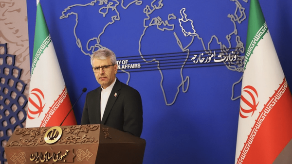 روایت بقائی از گفتوگوی ایران و عمان درباره تنگه هرمز در تهران