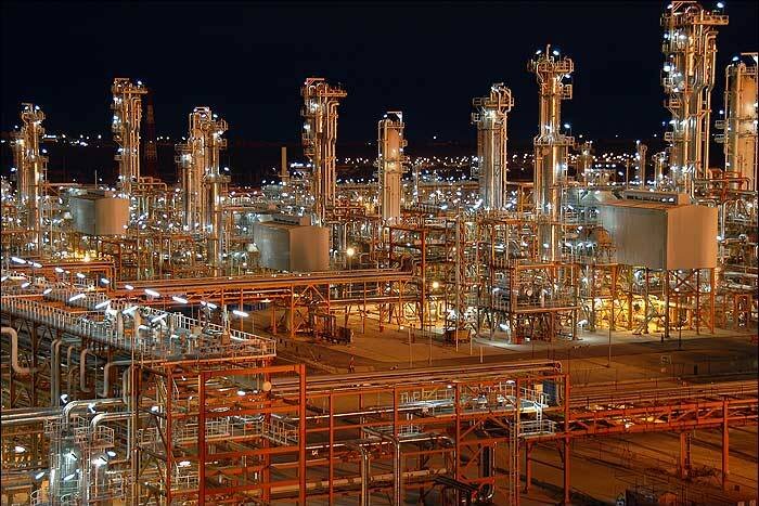 بدهی ۵۰۰ همتی بزرگترین هلدینگ پتروشیمی ها به وزارت نفت