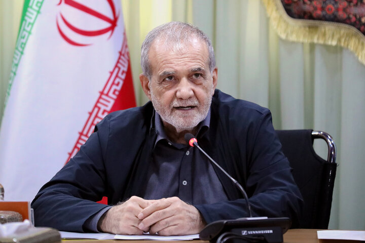 با هرگونه تخلف، سوءاستفاده یا اخلال در روند تأمین و توزیع کالاهای اساسی قاطع برخورد میشود